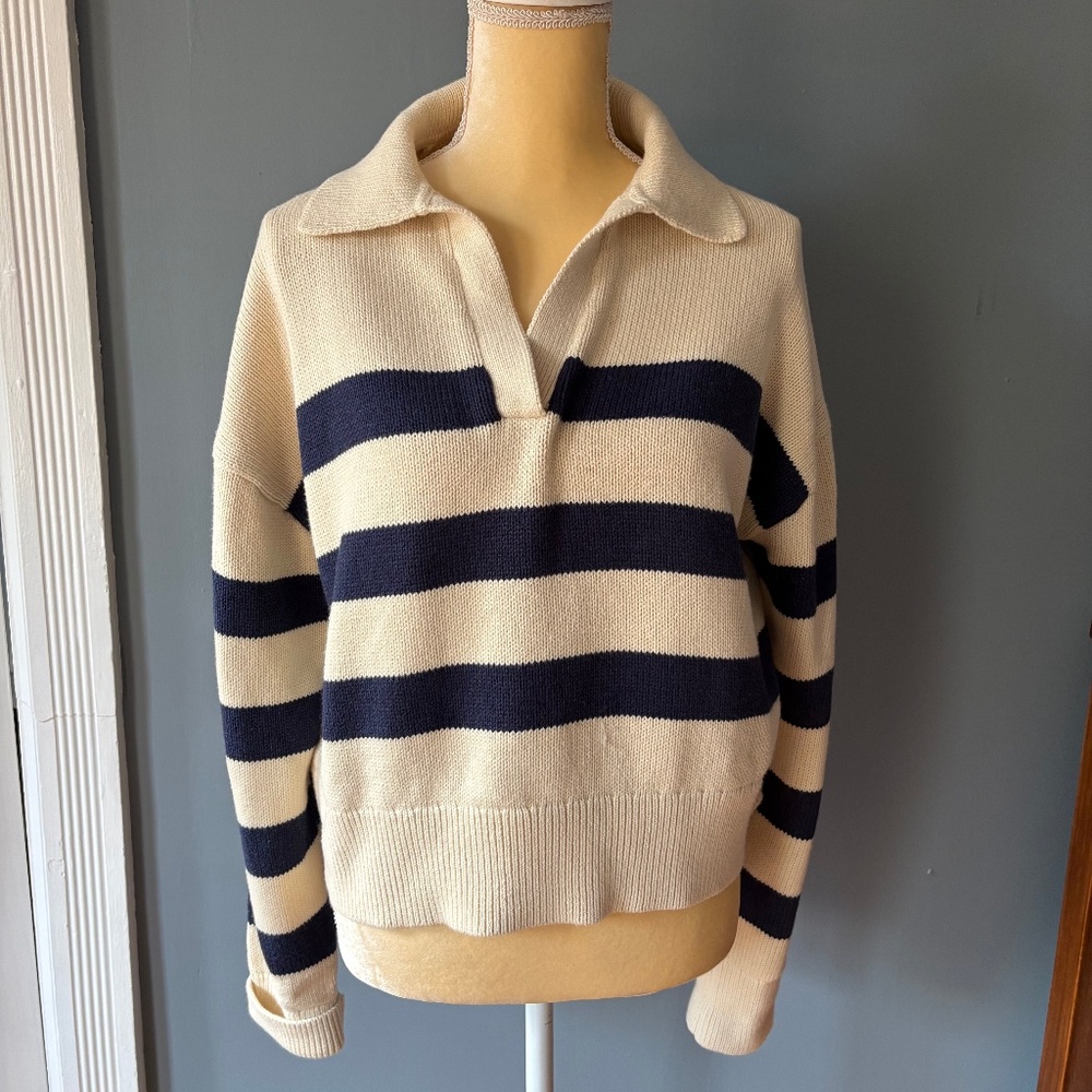 Velvet by Graham and Spencer Navy/cream striped cotton sweater size M